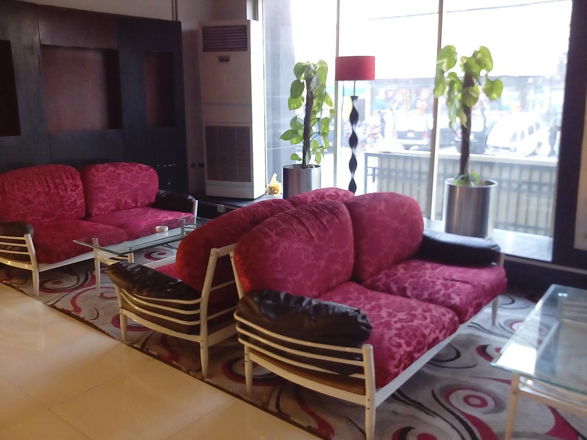 Hotel Leaders Inn Лахор Екстериор снимка